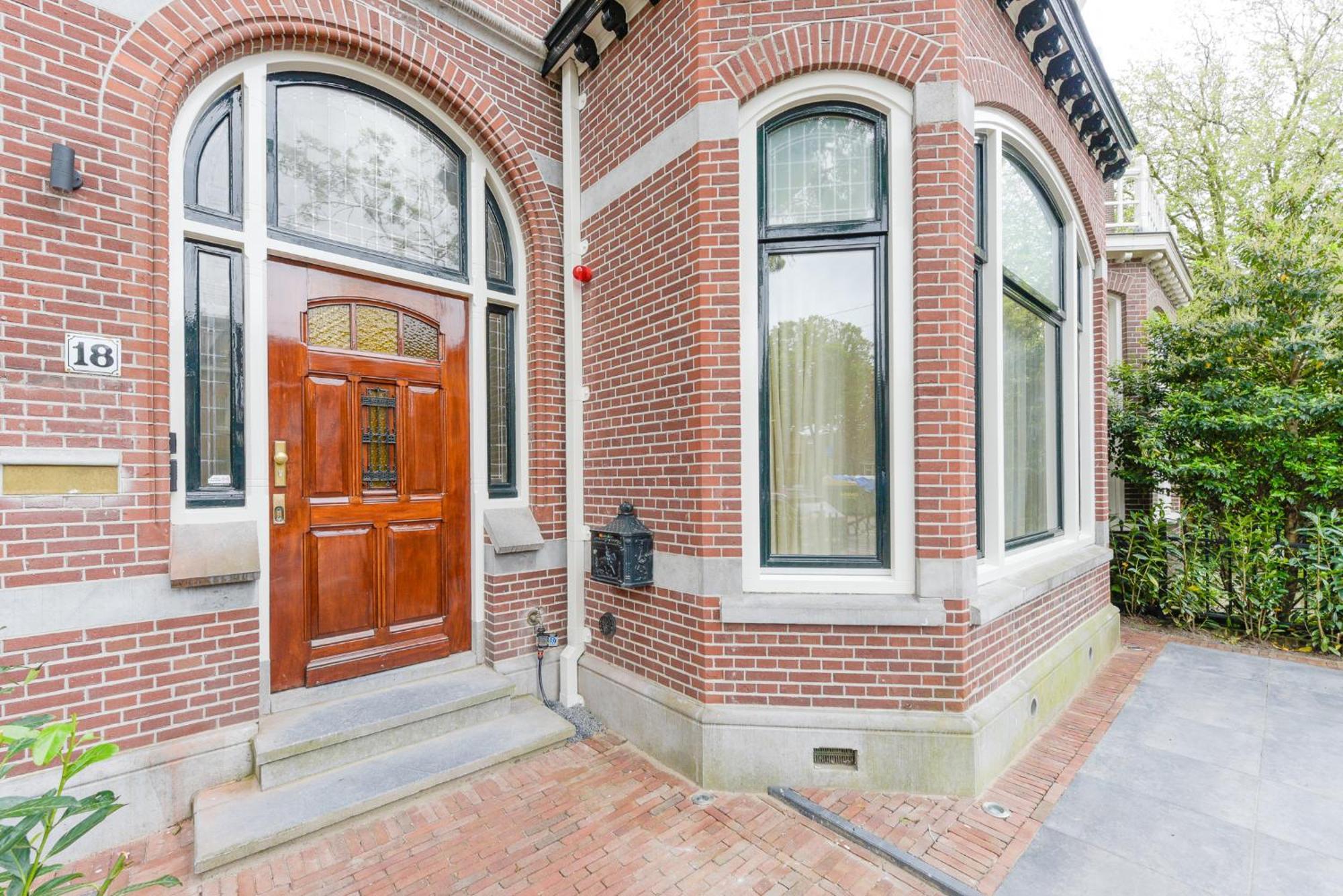 Novallure Margaretha - Short Rijswijk